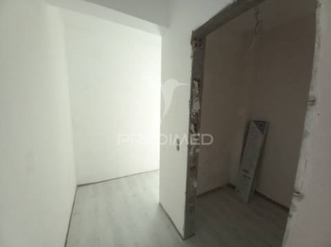 Apartamento t2 remodelado - setúbal 2e