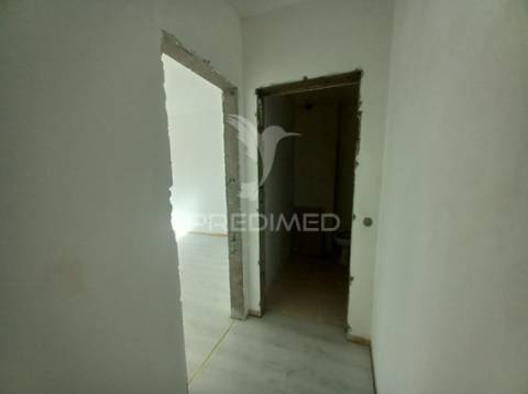 Apartamento t2 remodelado - setúbal 2e