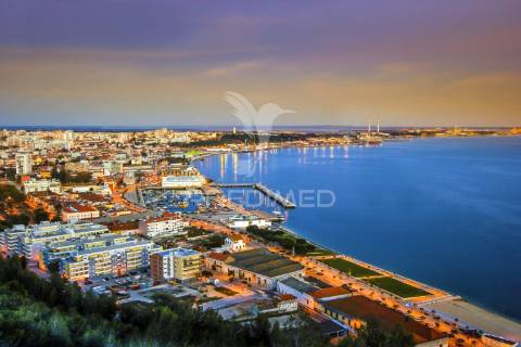 Apartamento t2 remodelado - setúbal 2e