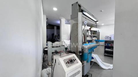 Trespasse de lavandaria totalmente equipada - centro de são torcato