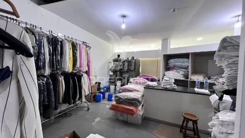 Trespasse de lavandaria totalmente equipada - centro de são torcato