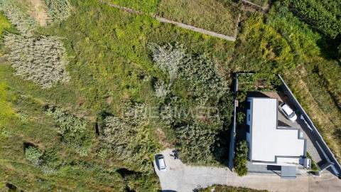 Terreno urbano de 600m2 no caniço - ilha da madeira