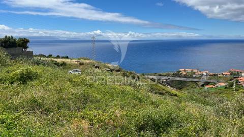Terreno urbano de 600m2 no caniço - ilha da madeira