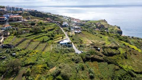 Terreno urbano de 600m2 no caniço - ilha da madeira