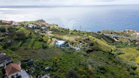 Terreno urbano de 600m2 no caniço - ilha da madeira
