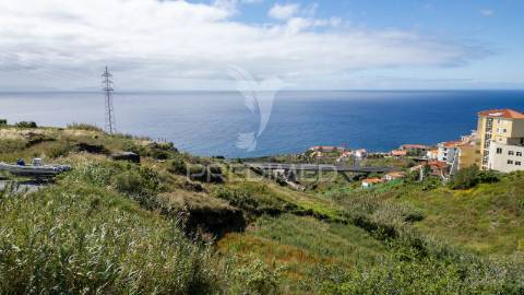 Terreno urbano de 600m2 no caniço - ilha da madeira