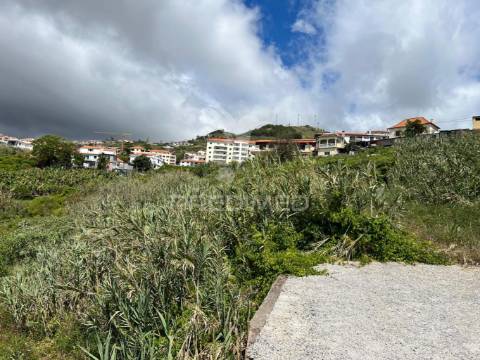 Terreno urbano de 600m2 no caniço - ilha da madeira