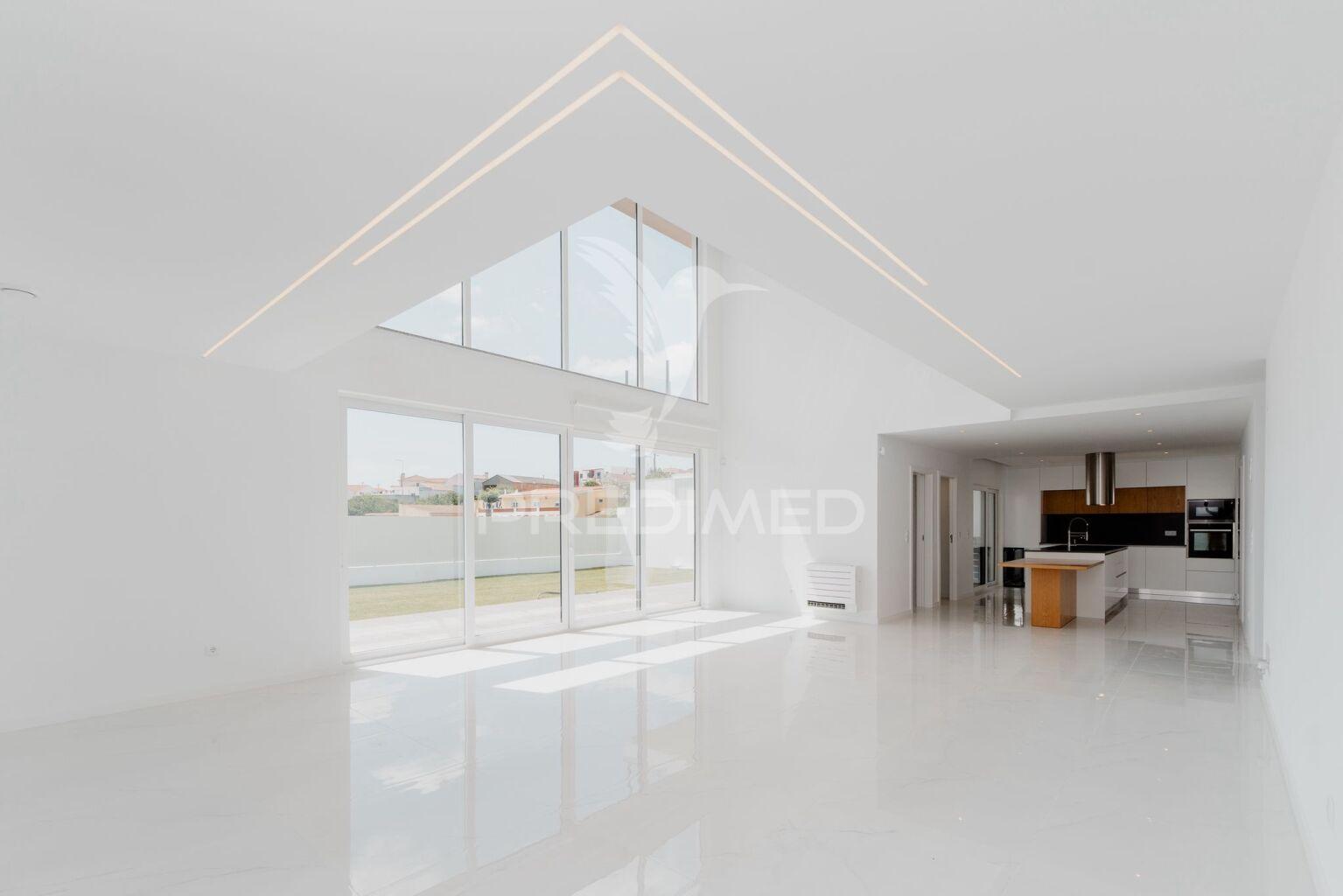 Moradia t3 moderna com acabamentos de luxo – pronta a habitar