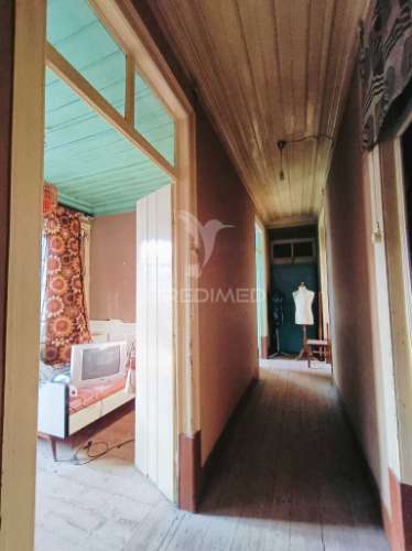 2 moradias para restaurar.