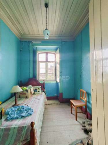 2 moradias para restaurar.