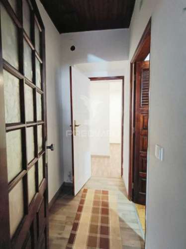 2 moradias para restaurar.