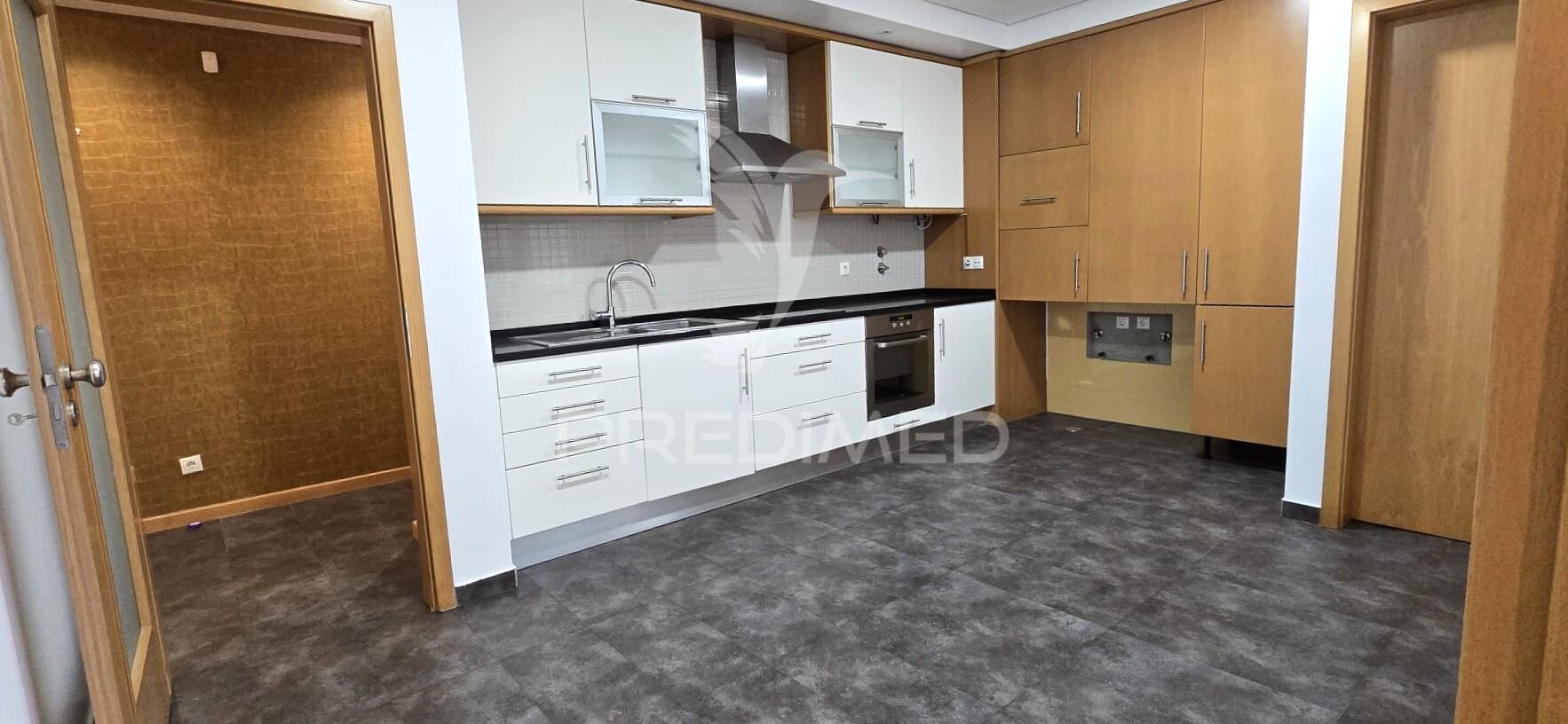 Apartamento t3 no montalvão