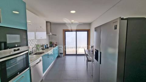 Vende-se moradia t3 em s. cosme, gondomar