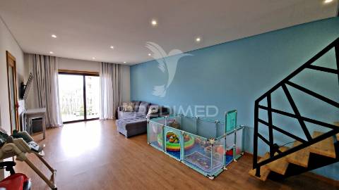 Vende-se moradia t3 em s. cosme, gondomar