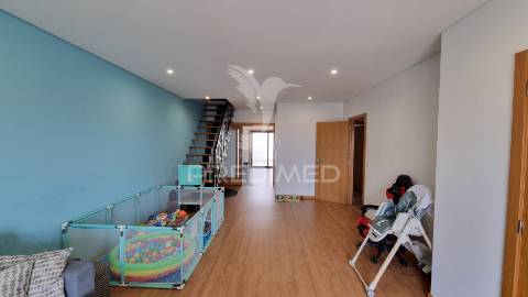 Vende-se moradia t3 em s. cosme, gondomar