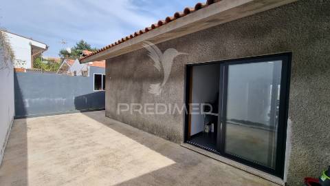 Vende-se moradia t3 em s. cosme, gondomar