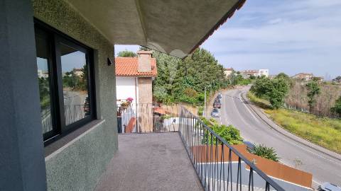 Vende-se moradia t3 em s. cosme, gondomar
