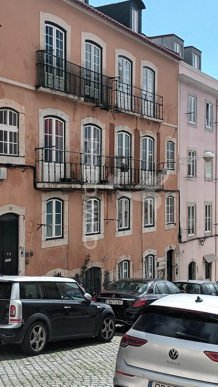 Apartamento t1 na travessa do olival, à lapa