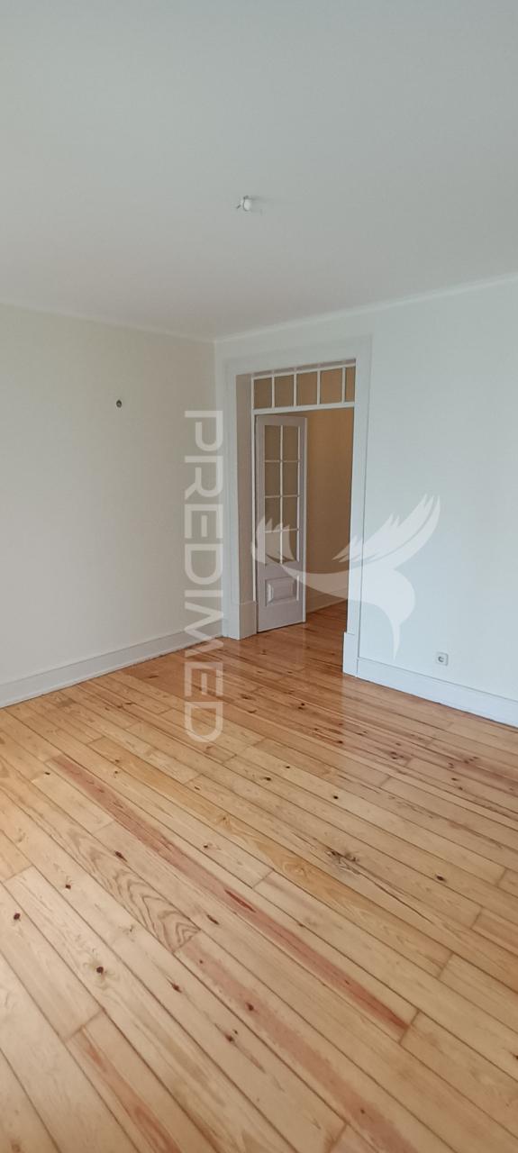 Apartamento t1 na travessa do olival, à lapa