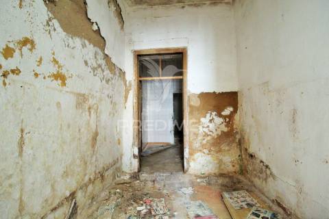 Moradia na baixa da cidade de olhão - barreta