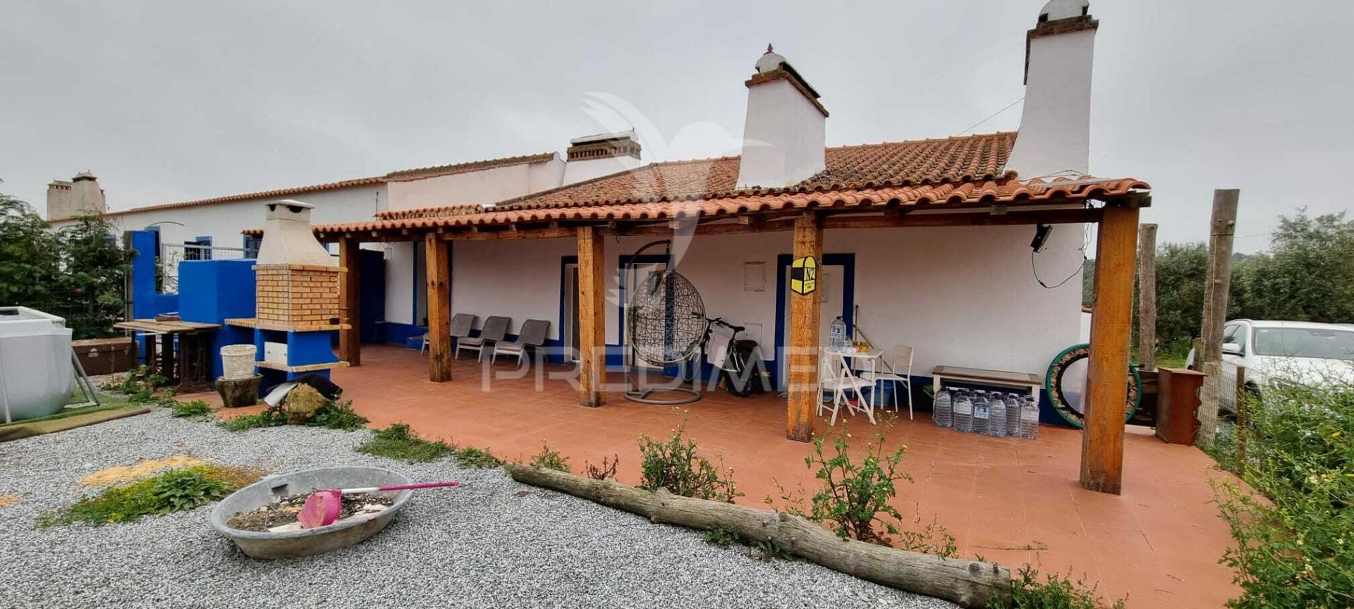 Monte alentejano, 21.750 m2, com casa tipica t4