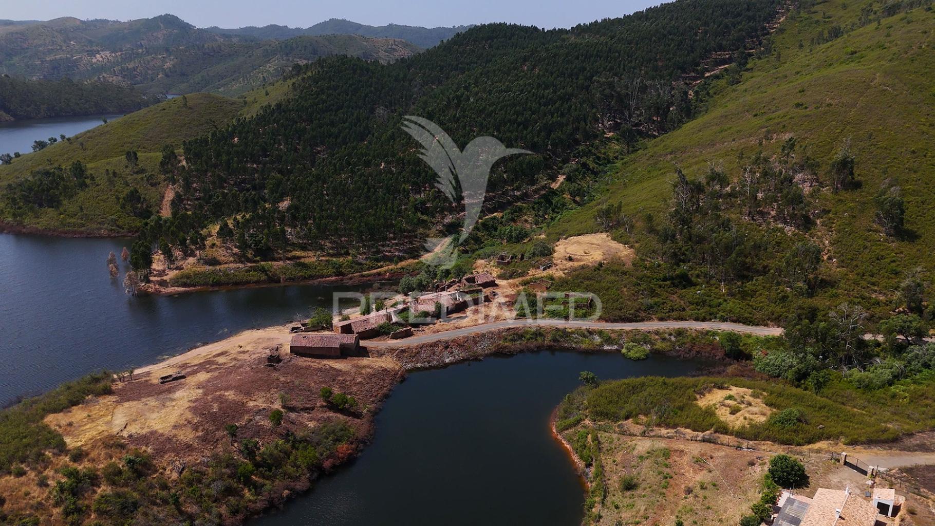 1/2 de aldeia foz de carvalho, frente á barragem de odelouca, monchique, algarve