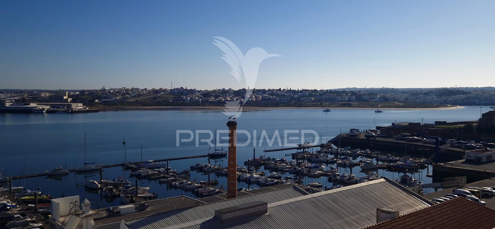 Apartamento t2 renovado com vista deslumbrante para o rio arade