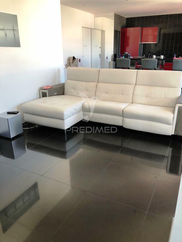 Apartamento t2 renovado com vista deslumbrante para o rio arade