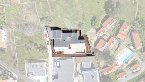 Deslumbrante moradia t4 com vista mar no estreito da calheta