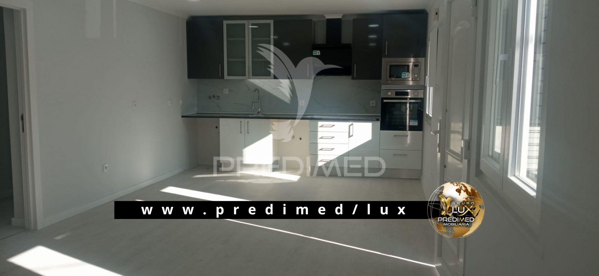 Moradia t3 totalmente remodelada em setúbal