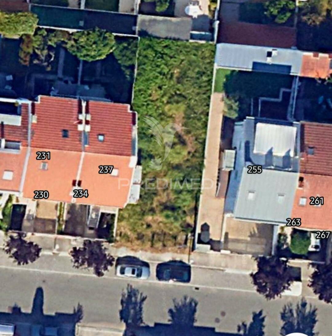 Terreno com localização premium
