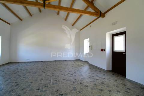 Espaço comercial totalmente renovado - sines