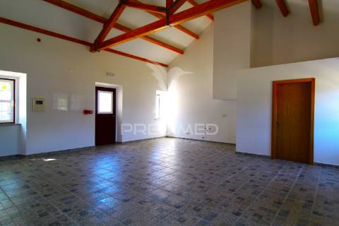 Espaço comercial totalmente renovado - sines