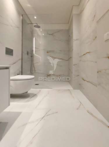 Moradia t4 moderna com piscina e  acabamentos de alta qualidade