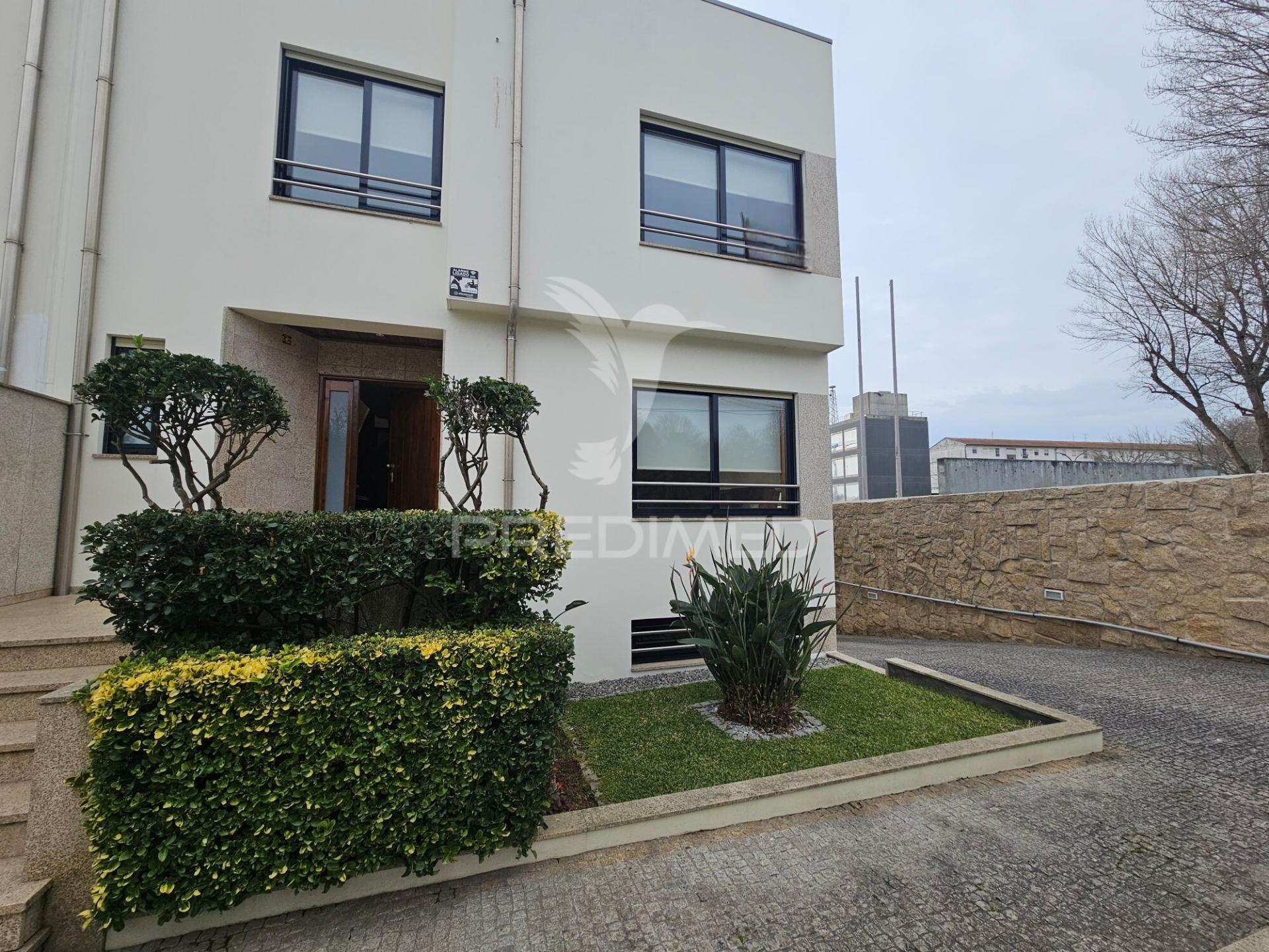Moradia t4 + 2 pronta a habitar!
