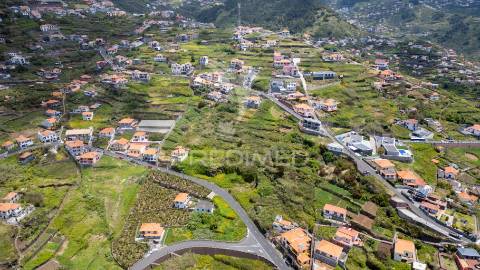 Terreno com capacidade construtiva em ribeira brava - ilha da madeira