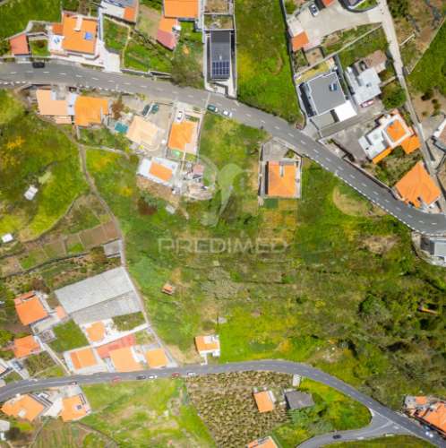 Terreno com capacidade construtiva em ribeira brava - ilha da madeira