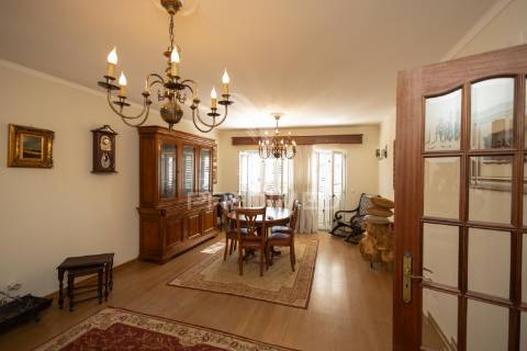 Apartamento t3 com garagem em borba