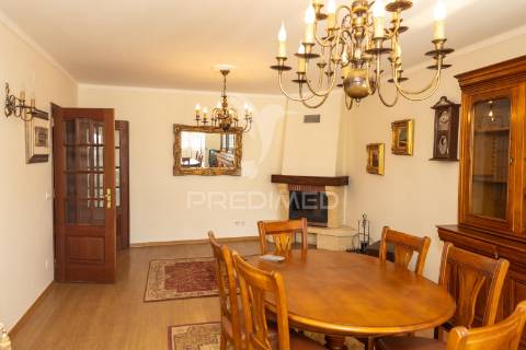 Apartamento t3 com garagem em borba