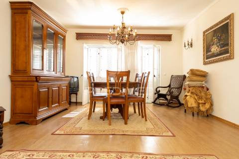 Apartamento t3 com garagem em borba