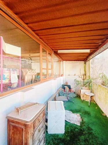 Prédio no centro de caxarias