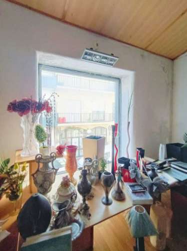 Prédio no centro de caxarias