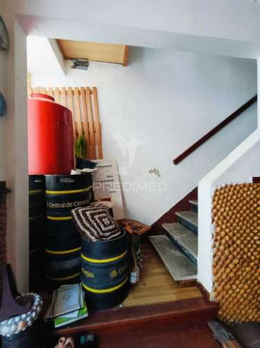 Prédio no centro de caxarias