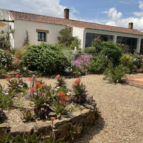Quinta isolada com piscina localizada em castro da cola, concelho ourique