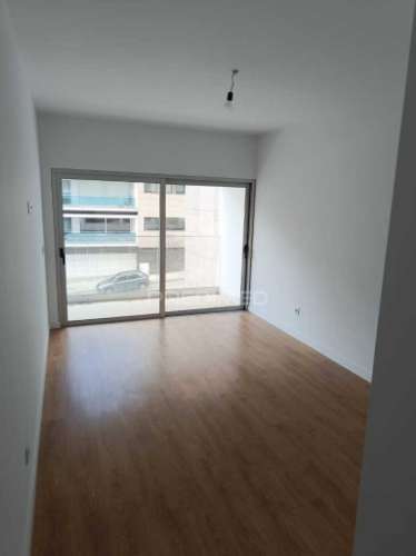 Apartamento t3 semi-novo ( nunca foi habitado ) com vistas sobre a cidade e o rio douro, no peso da régua