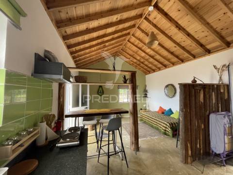 Moradia com 3 estúdios