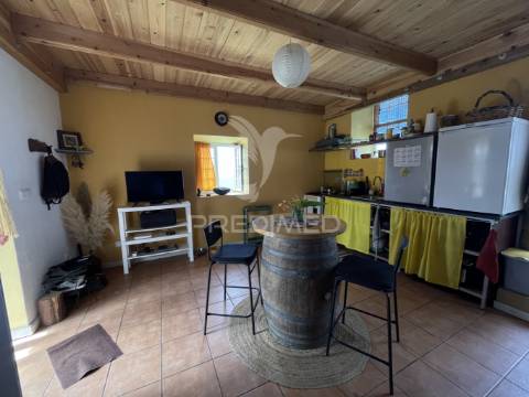 Moradia com 3 estúdios