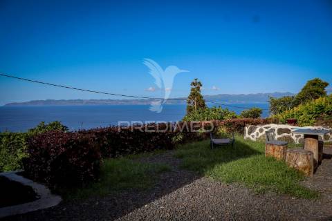 Moradia com 3 estúdios