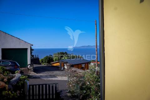 Moradia com 3 estúdios