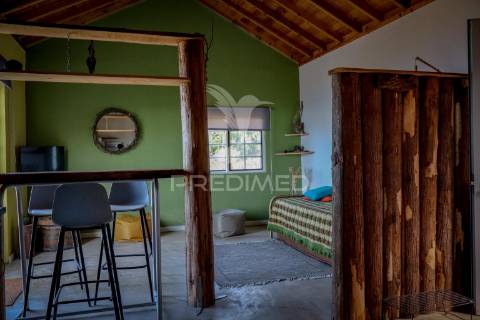 Moradia com 3 estúdios